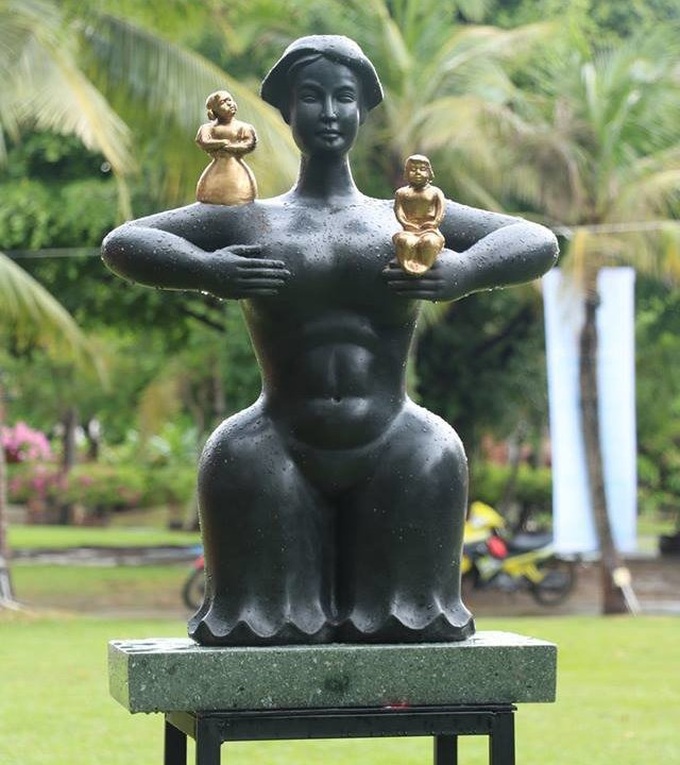 Sculptures displayed in HCM City park - 1