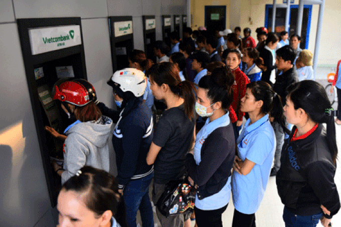 ATMs run short of cash as Tet nears - 1