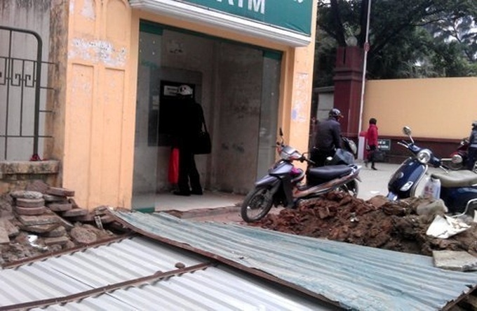 Substandard ATM machines in Hanoi - 4 Substandard ATM machines in Hanoi - 4