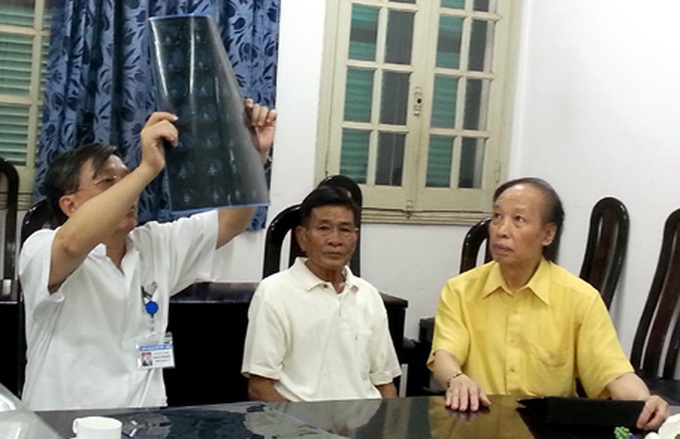 Health Minister orders free treatment for veteran Phan Huu Duoc - 1
