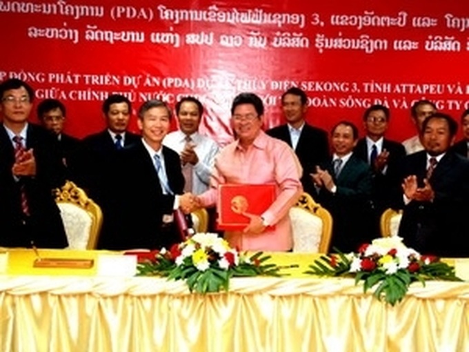 Vietnam becomes biggest foreign investor in Laos - 1