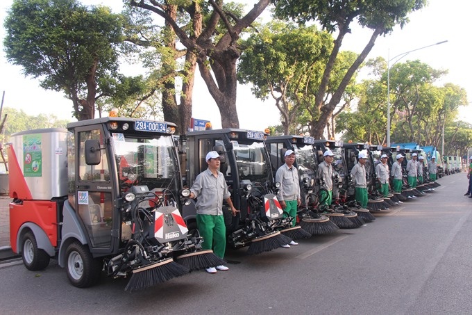 Hanoi to set up garbage collection stations - 1