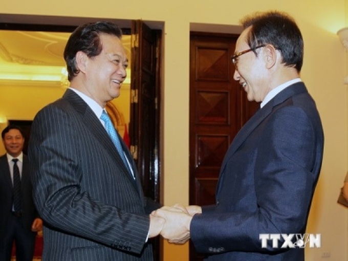 PM welcomes former RoK President - 1