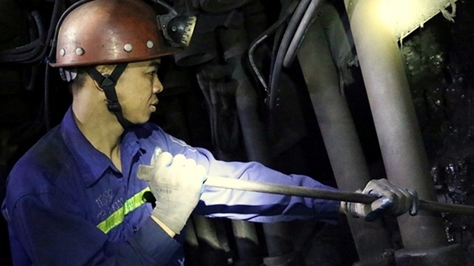 Vietnam deals with pressure to improve labour productivity - 1