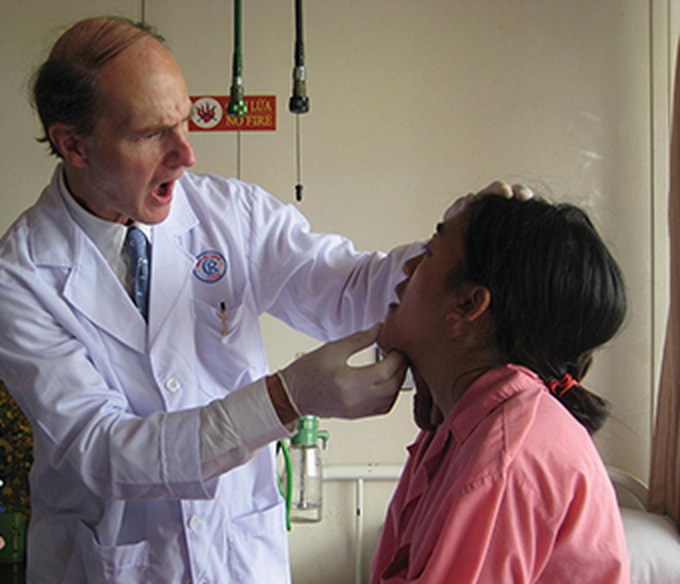 American doctor returns to Vietnam to perform more charitable surgeries - 1 American doctor returns to Vietnam to perform more charitable surgeries - 1