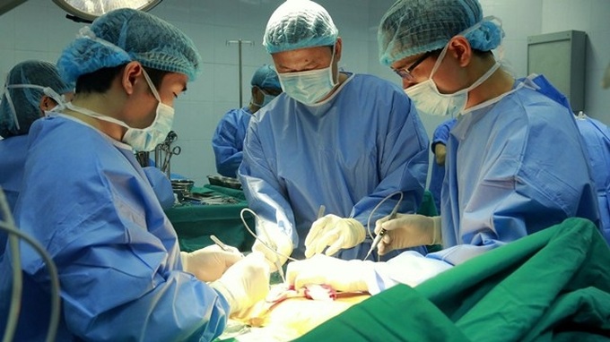 Military hospital successfully performs first lung transplant in Vietnam - 1 Military hospital successfully performs first lung transplant in Vietnam - 1