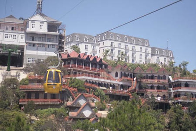 Third Ba Na cable car route sets four world records - 1