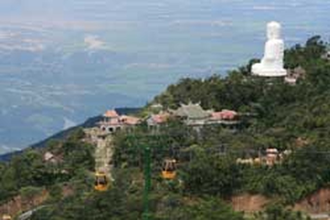 Ba Na Hills offer getaway cable-car journey to peak - 1