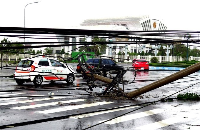 Typhoon Damrey kills 20, wrecks havoc - 1