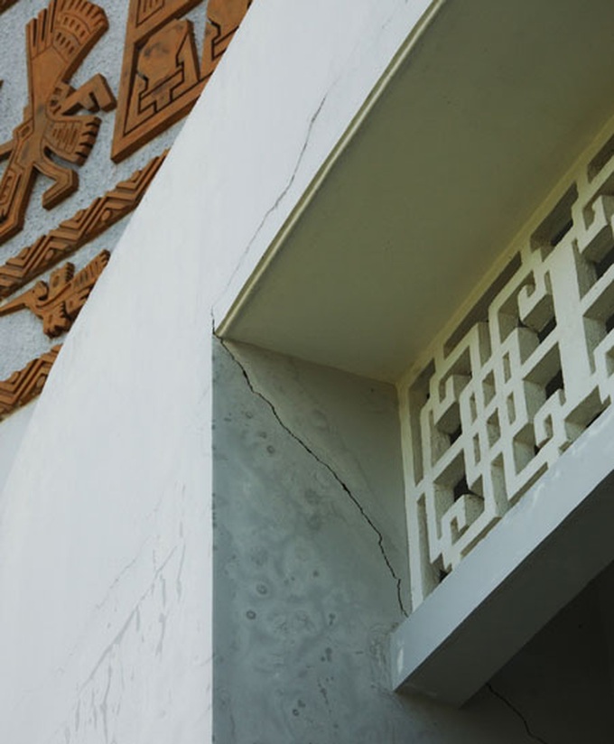 New museum already decaying - 2