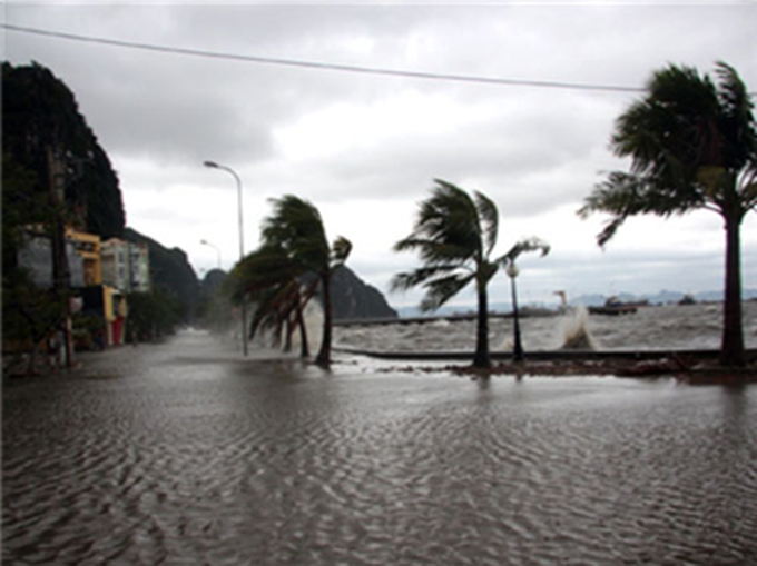 Haiyan makes landfall, weakens into depression - 2