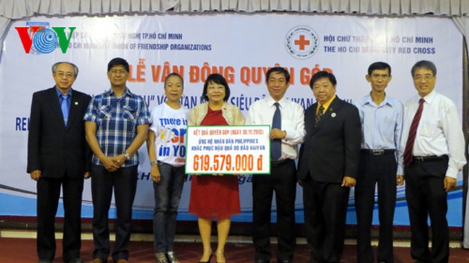 Over VND620 million raised for Philippine Typhoon Haiyan victims - 2