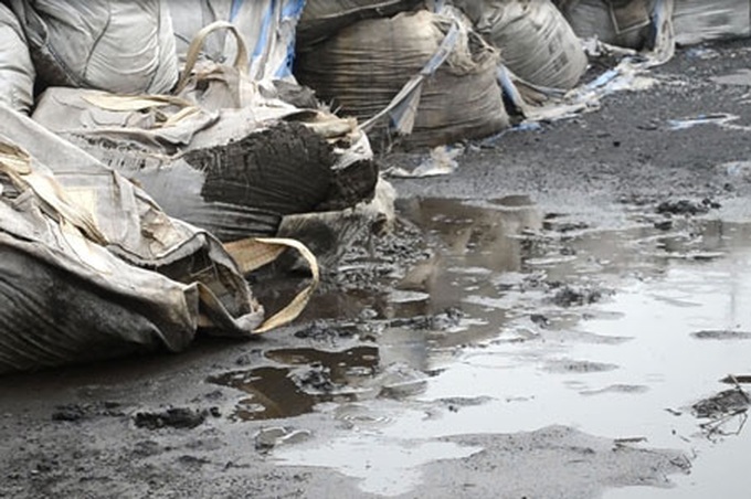 Waste recycling plant in Hai Duong that pollutes area  urged to close - 2