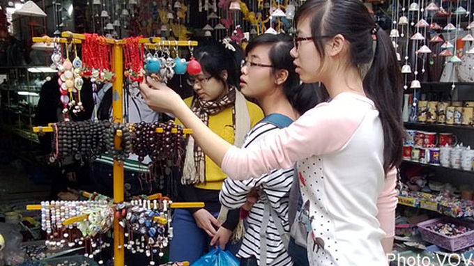 Bat Trang ceramic craft village: a Tet attraction - 3