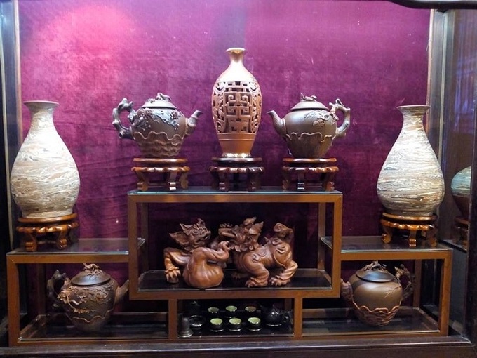 Bat Trang ceramics on show in Hanoi - 1