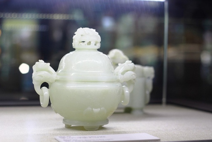 Gold Nguyen Dynasty items exhibited in Hue - 3