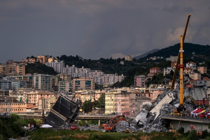 Italy buries bridge collapse dead amid outrage - 1