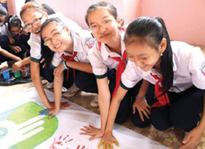 Students learn about environmental issues - 1 Students learn about environmental issues - 1