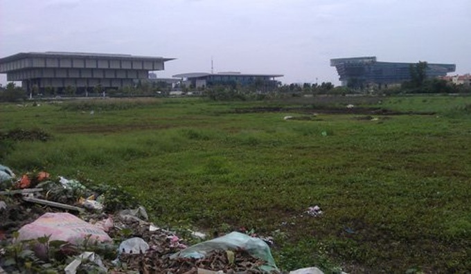 USD1-billion hotel project lot remains a wasteland - 1 USD1-billion hotel project lot remains a wasteland - 1