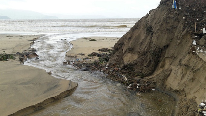 Erosion and landslide ravage Son Tra Island - 5