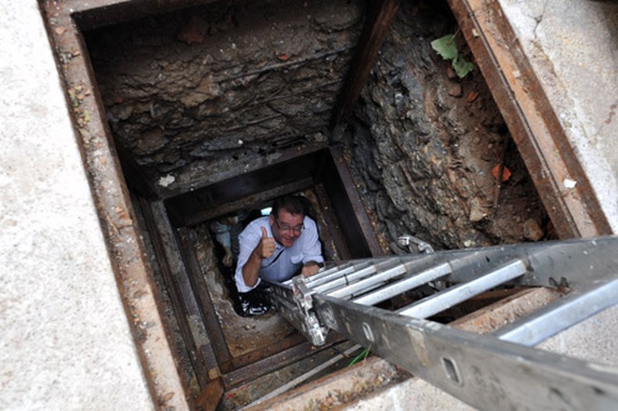 Five-star hotel recognised for preserving bomb shelter - 3
