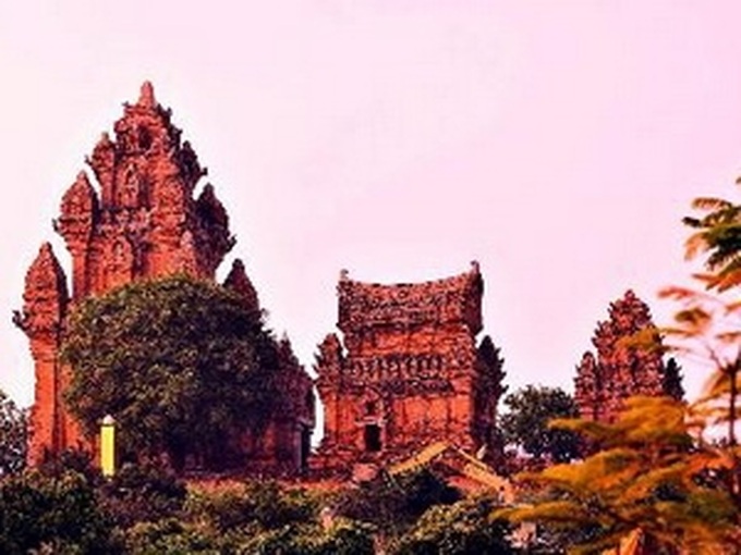 Ancient tower complex in Binh Thuan to be excavated - 1