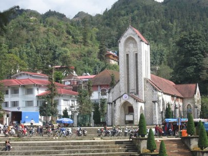 Grilled dishes attract tourists in Sapa - 1 Grilled dishes attract tourists in Sapa - 1