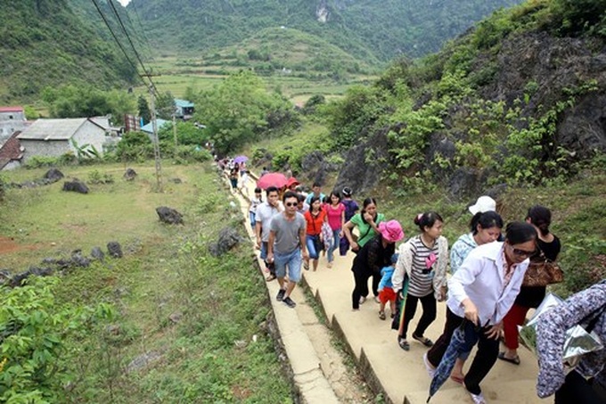 Thousand-year old cave gives Cao Bang a splendid beauty - 2