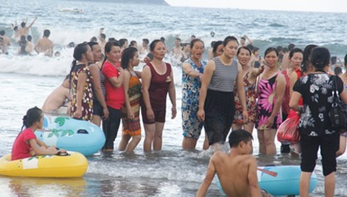 Danang wants local women to wear bikini on beach - 1 Danang wants local women to wear bikini on beach - 1
