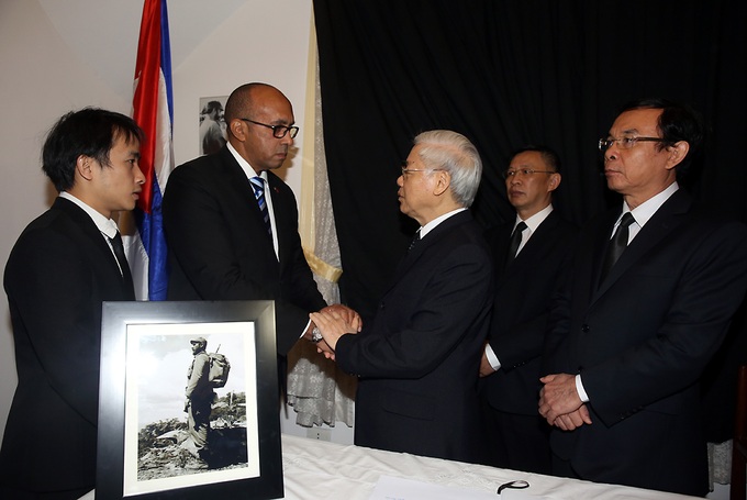 Party, State leaders pay homage to Fidel Castro - 1 Party, State leaders pay homage to Fidel Castro - 1