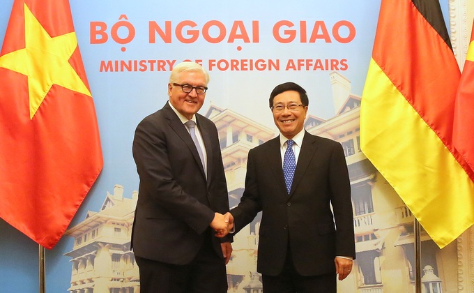 German FM eyes stronger ties with Vietnam - 1