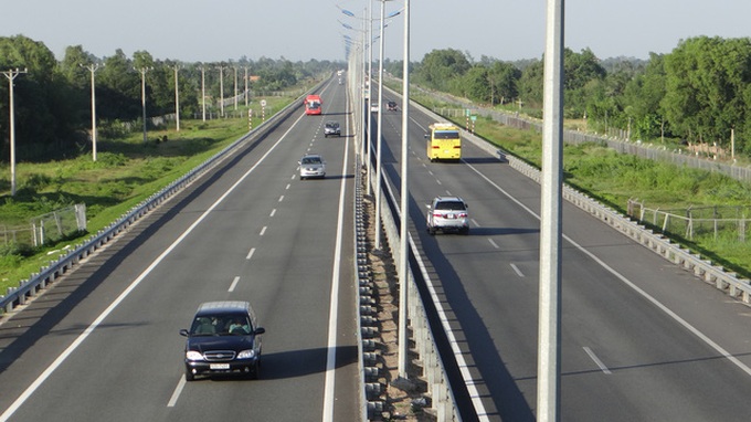 Vietnam fails to tame road costs - 1