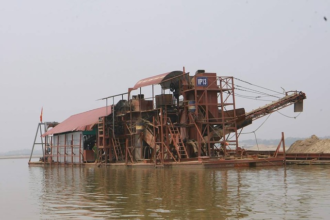 Illegal sand mining continues to damage environment - 1 Illegal sand mining continues to damage environment - 1