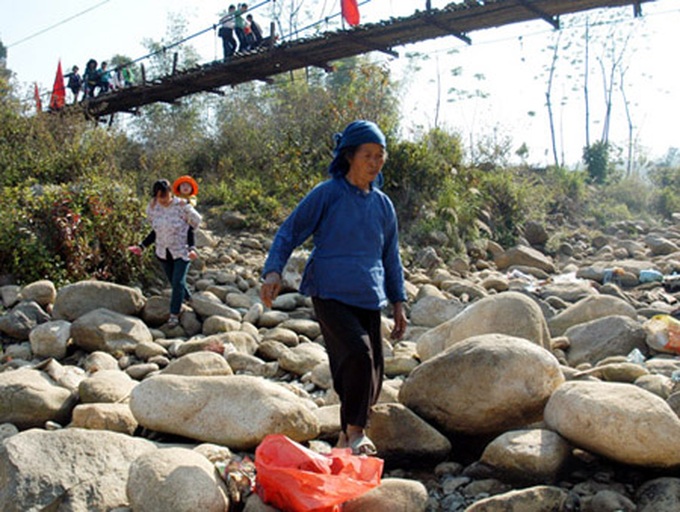 Hundreds of suspension bridges in need of repair - 1
