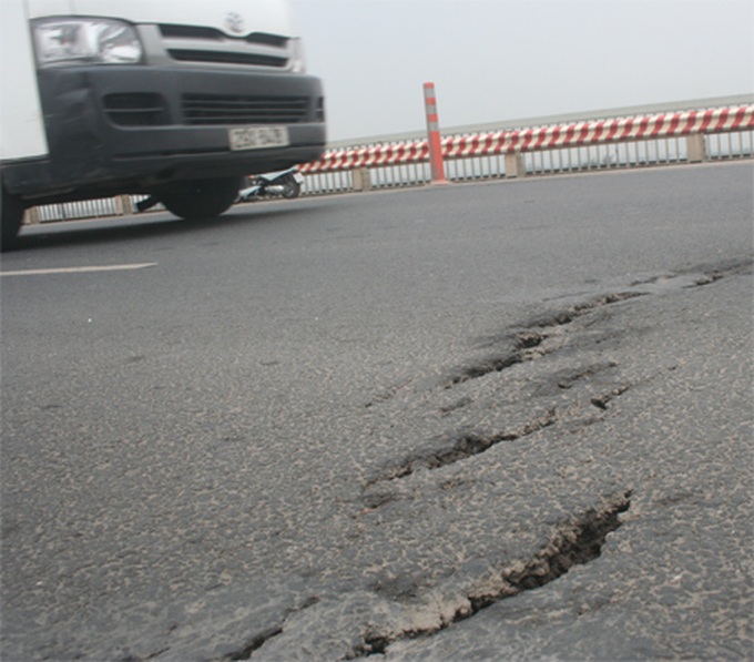 Thang Long Bridge to be repaired by 2016 - 1 Thang Long Bridge to be repaired by 2016 - 1