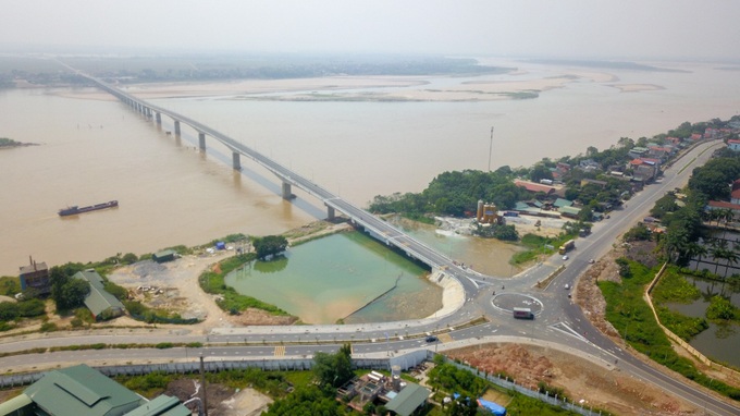 Bridge linking Hanoi and Phu Tho to open soon - 1