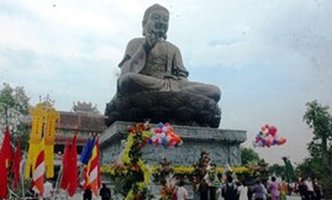 SEA largest bronze Buddha statue unveiled in Nam Dinh - 1 SEA largest bronze Buddha statue unveiled in Nam Dinh - 1