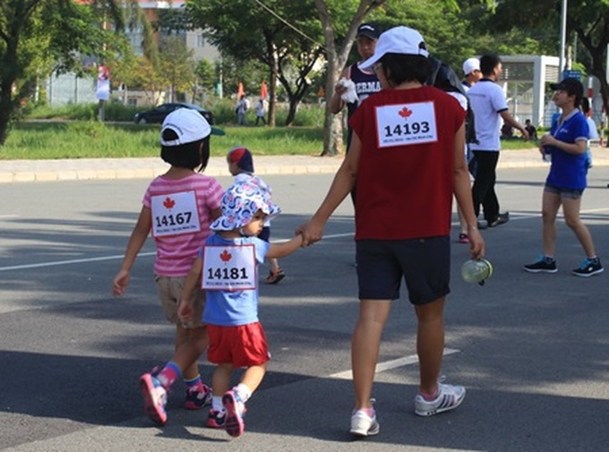 More than 18,000 people join Terry Fox Run - 1