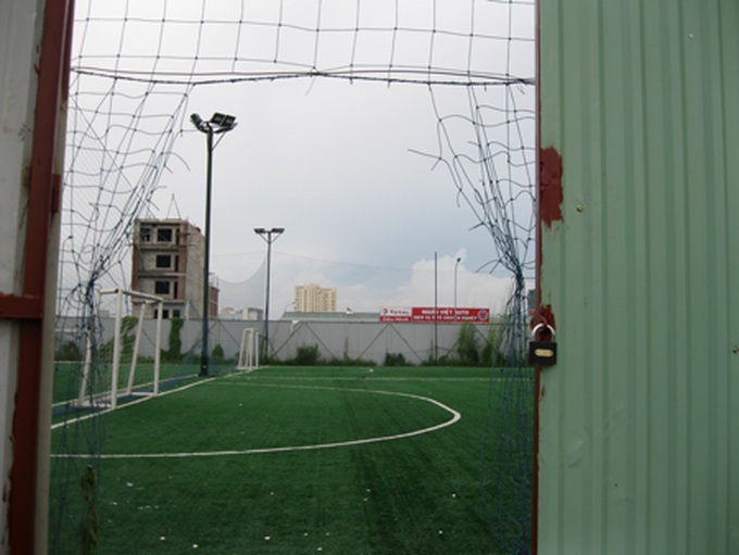 Empty land plots turned into parking lots, football pitches - 5