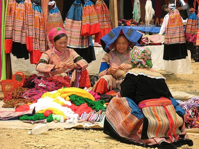 Lao Cai to build tourism market - 1