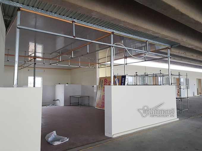 Buildings illegally constructed under Haiphong overpass - 5