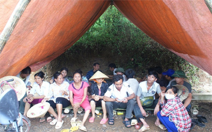 Man accuses pesticide company of polluting - 2 Man accuses pesticide company of polluting - 2