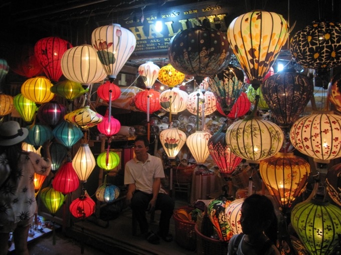 New night market opens in Hoi An - 1