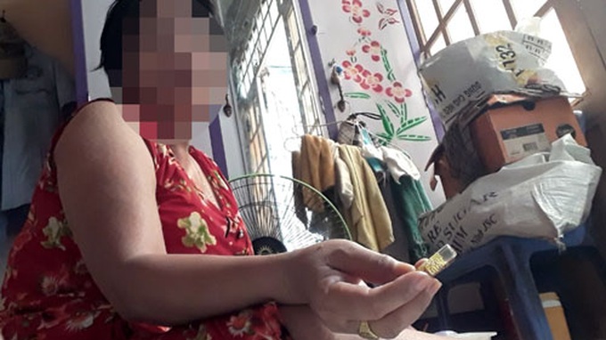 Transgender people face health risk from illegal hormone sales - 1