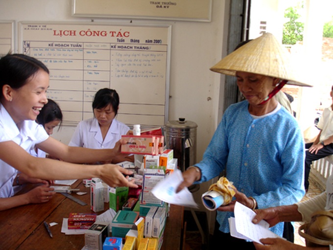 Young doctors provide free health checks - 4 Young doctors provide free health checks - 4