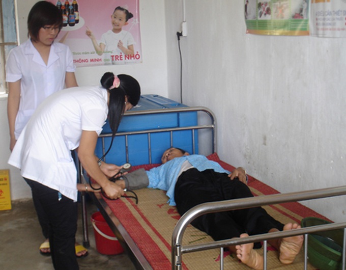 Young doctors provide free health checks - 5 Young doctors provide free health checks - 5