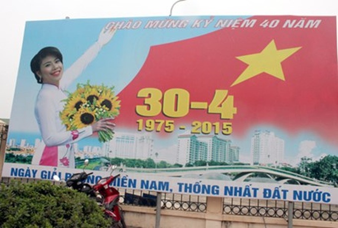 Hanoi removes 'amateur' Reunification Day promotional panels - 1