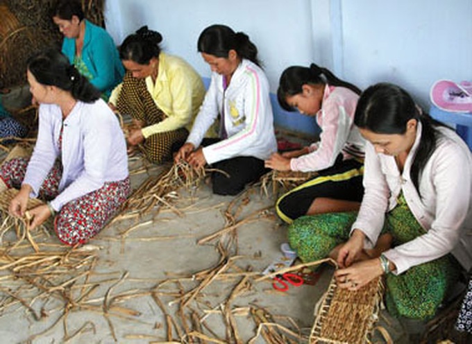 Training 600,000 rural labourers in 2012 - 1 Training 600,000 rural labourers in 2012 - 1