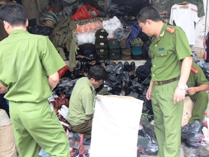 Phony uniforms allow criminals to commit extortion - 2