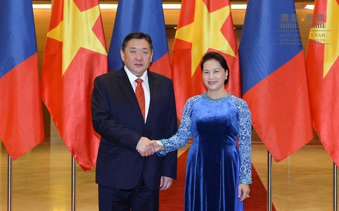 Top legislator holds talks with Mongolian counterpart - 1